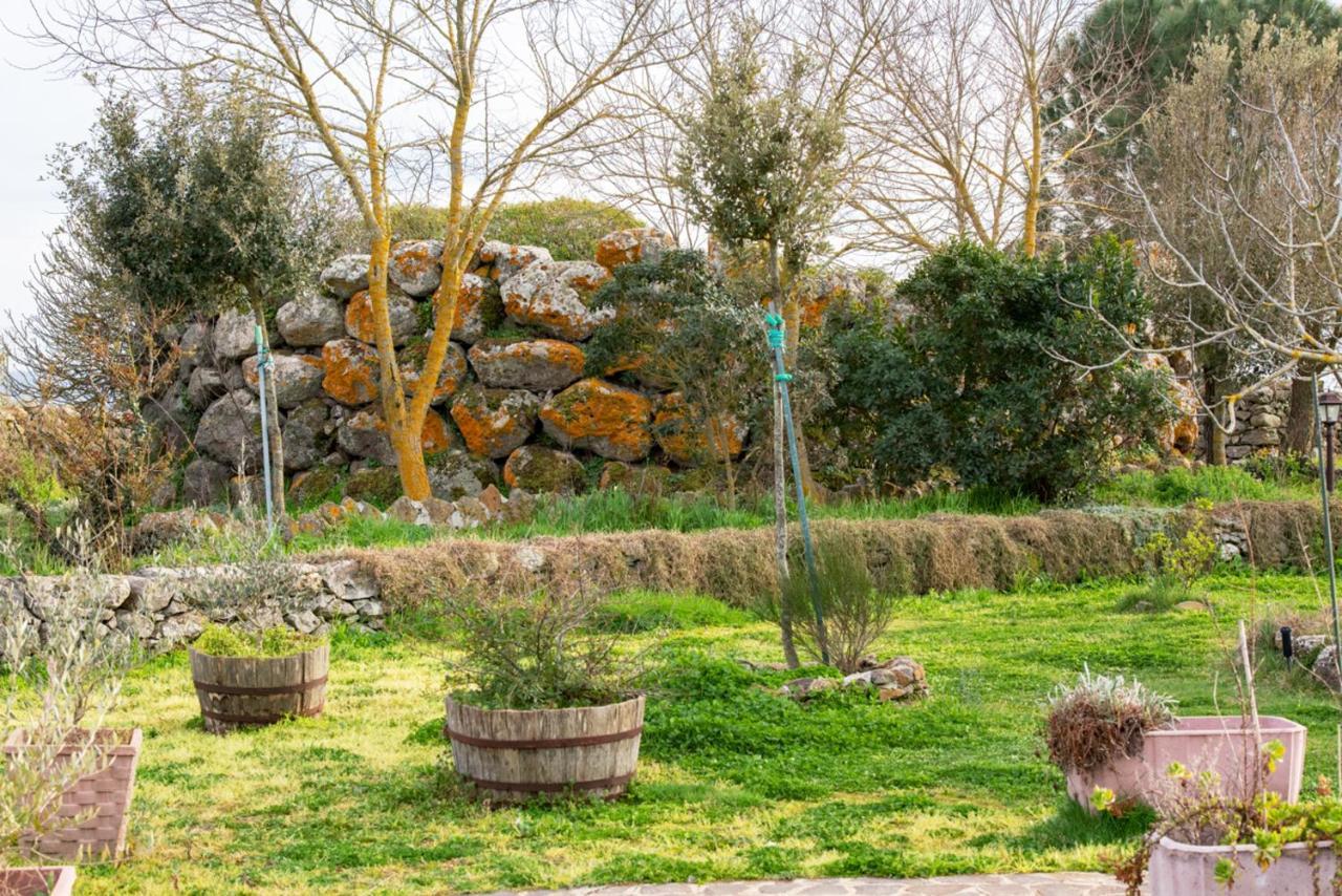 Agriturismo Nuragh'Elighe Sindia Buitenkant foto