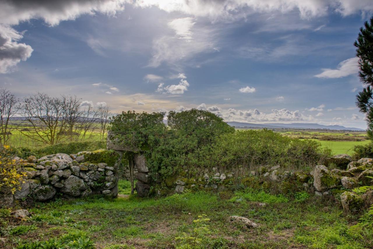 Agriturismo Nuragh'Elighe Sindia Buitenkant foto