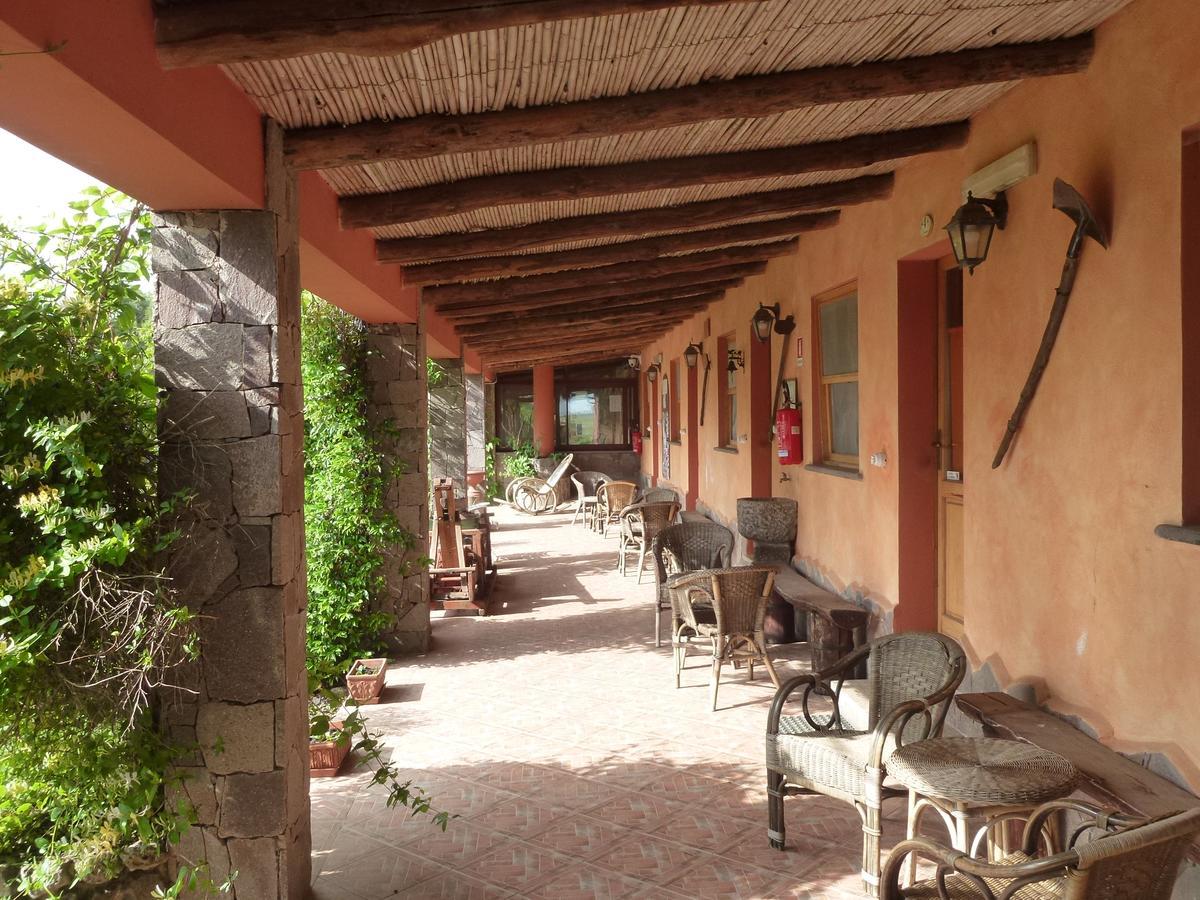 Agriturismo Nuragh'Elighe Sindia Buitenkant foto