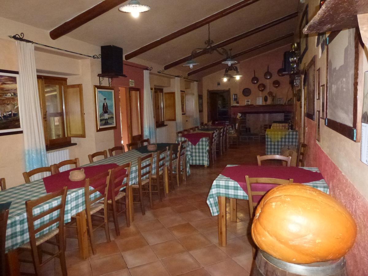 Agriturismo Nuragh'Elighe Sindia Buitenkant foto