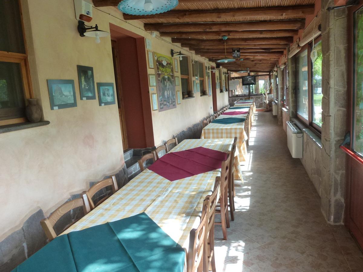 Agriturismo Nuragh'Elighe Sindia Buitenkant foto